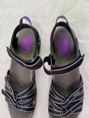 Teva Tirra sport sandals size 8, black with lavender/purple trim